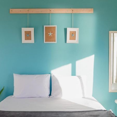 4 Bedroom Apartment On The Beach 텔아비브 외부 사진