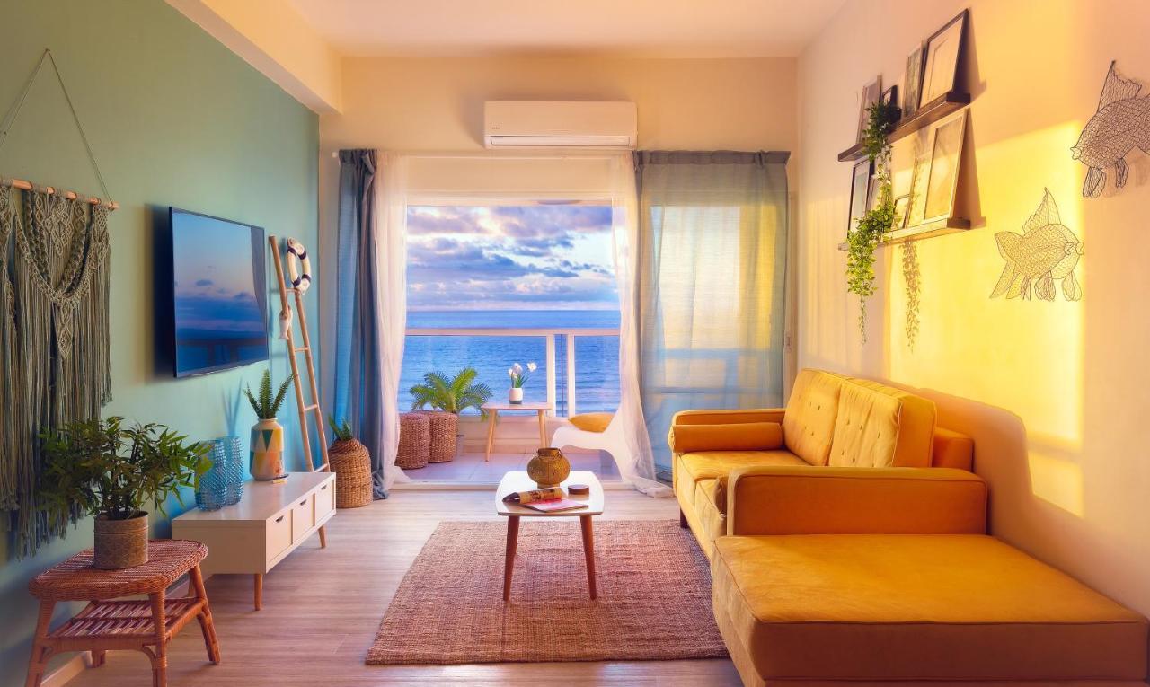 4 Bedroom Apartment On The Beach 텔아비브 외부 사진