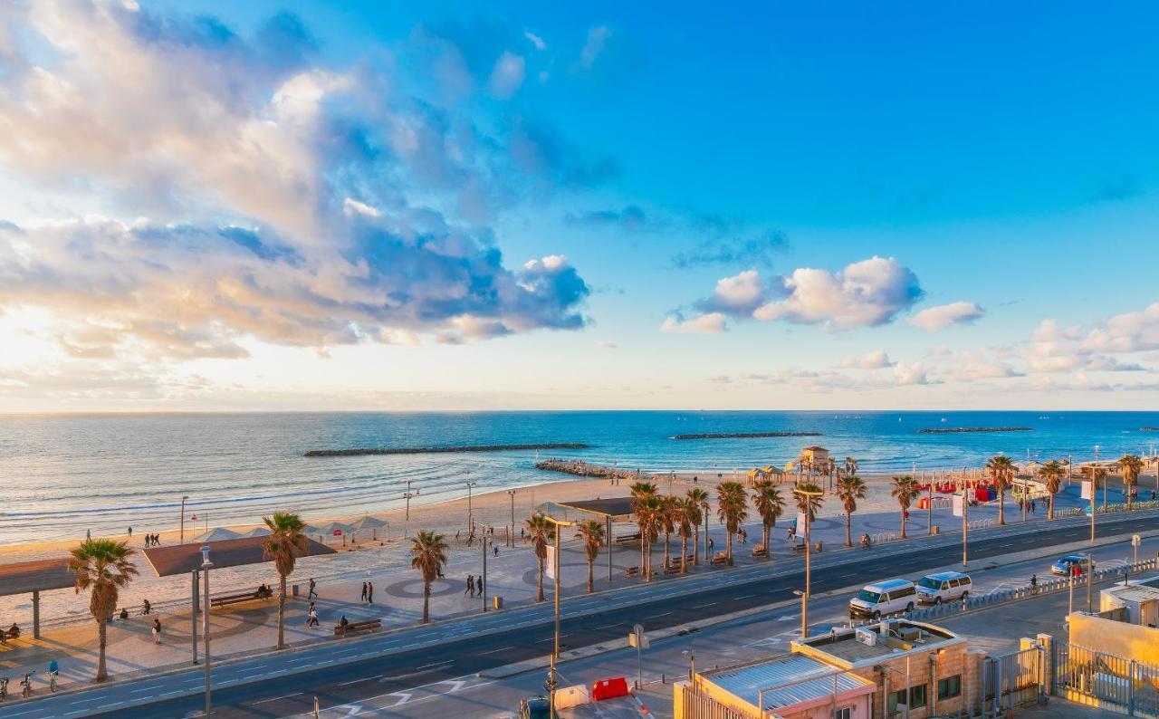 4 Bedroom Apartment On The Beach 텔아비브 외부 사진