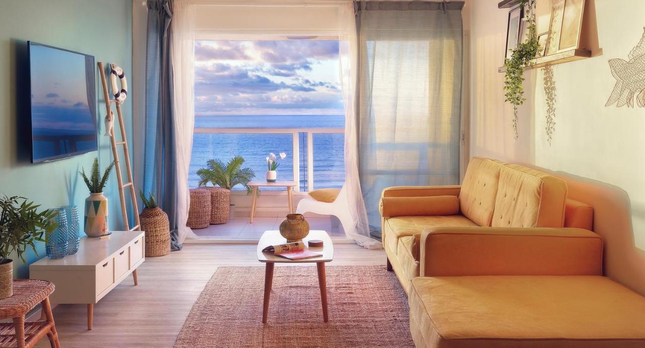 4 Bedroom Apartment On The Beach 텔아비브 외부 사진