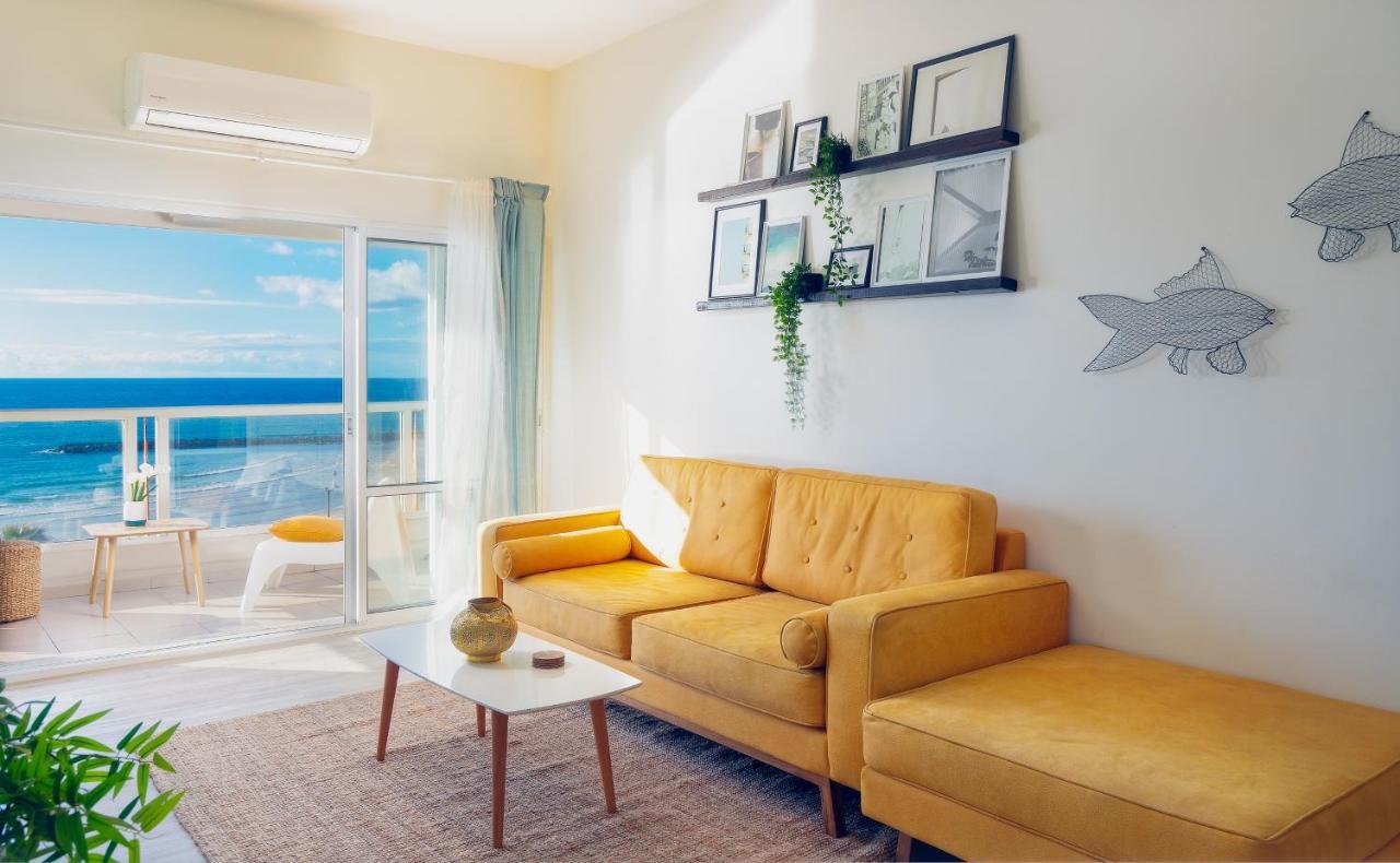 4 Bedroom Apartment On The Beach 텔아비브 외부 사진