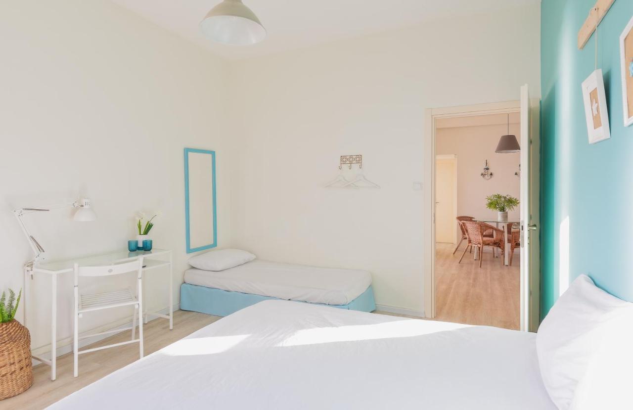 4 Bedroom Apartment On The Beach 텔아비브 외부 사진